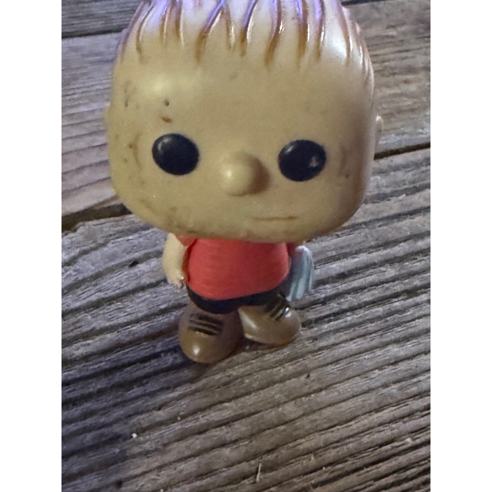 VTG 2010s Funko Peanuts Linus van Pelt Vinyl Figure Red Blue Blanket Loose OS